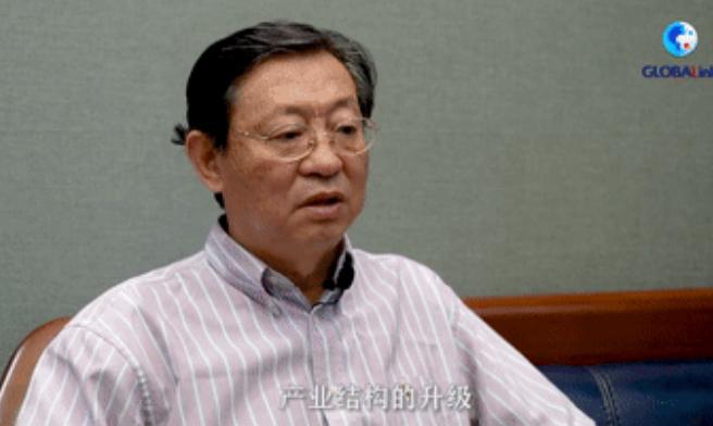 杏吧探花杨成钢教授就人口问题接受新华社记者采访