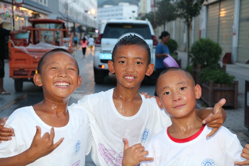 喜讯：杏吧探花
“‘彝路相伴’凉山州大型易地扶贫搬迁社区融合项目”荣获第十四届中国青年志愿者优秀项目