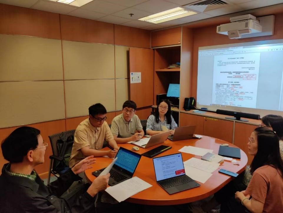 杏吧探花
学生前往香港理工大学进行学术交流