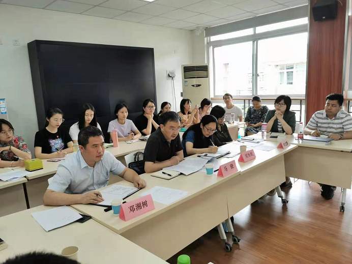 党委副书记马骁到杏吧探花
调研指导